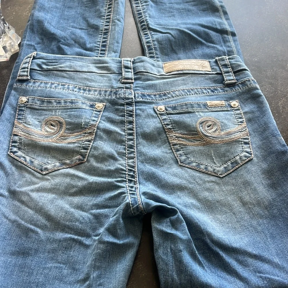 Seven7 Women's Classic Blue slim boot cut jeans size 6